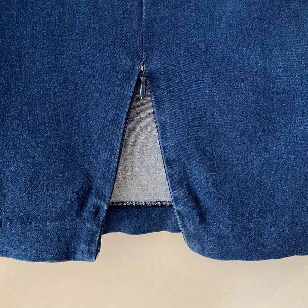 Akira Chicago black label Denim pencil skirt.